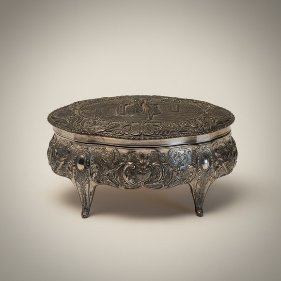 Other - Vintage Silver Tone Oval Footed Jewelry Trinket  Box Courting Couple Victorian